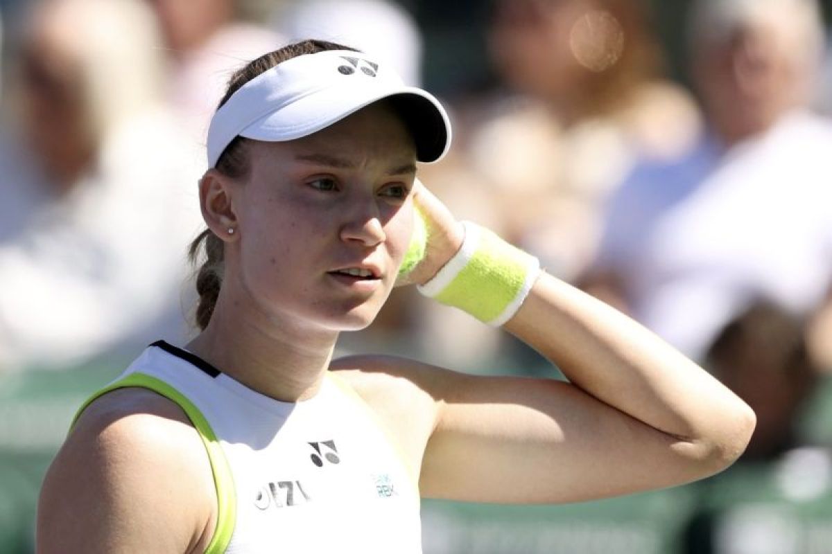 Rybakina dan Muchova atasi tantangan set pembuka di Indian Wells