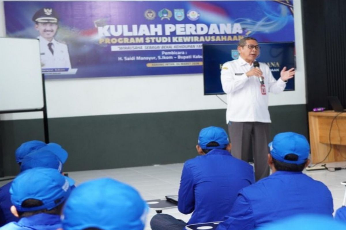 Puluhan warga binaan Lapas Karang Intan jalani kuliah kewirausahaan