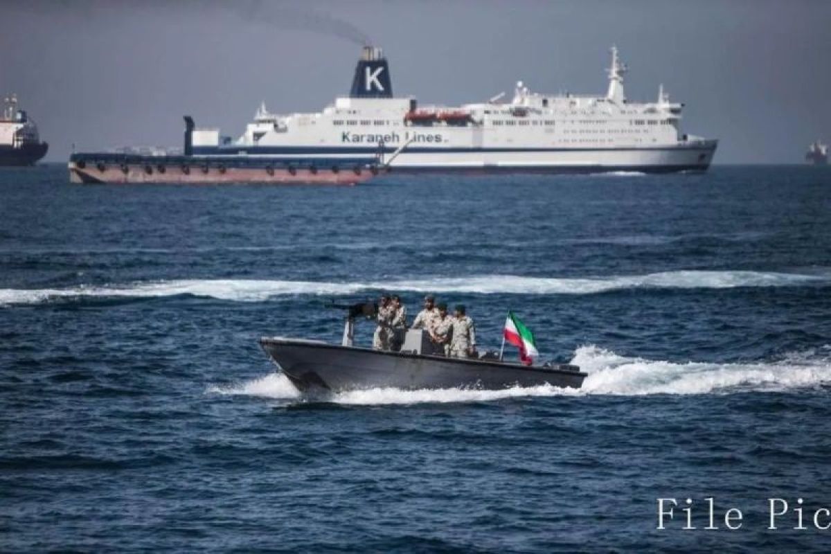 Mengakhiri konflik adalah cara terbaik untuk buka kembali Selat Hormuz