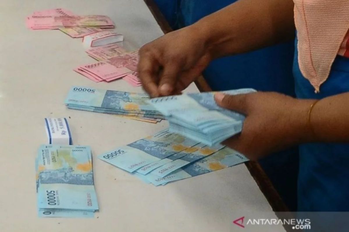 Siasat mengatur prioritas dalam menggunakan THR untuk melunasi utang