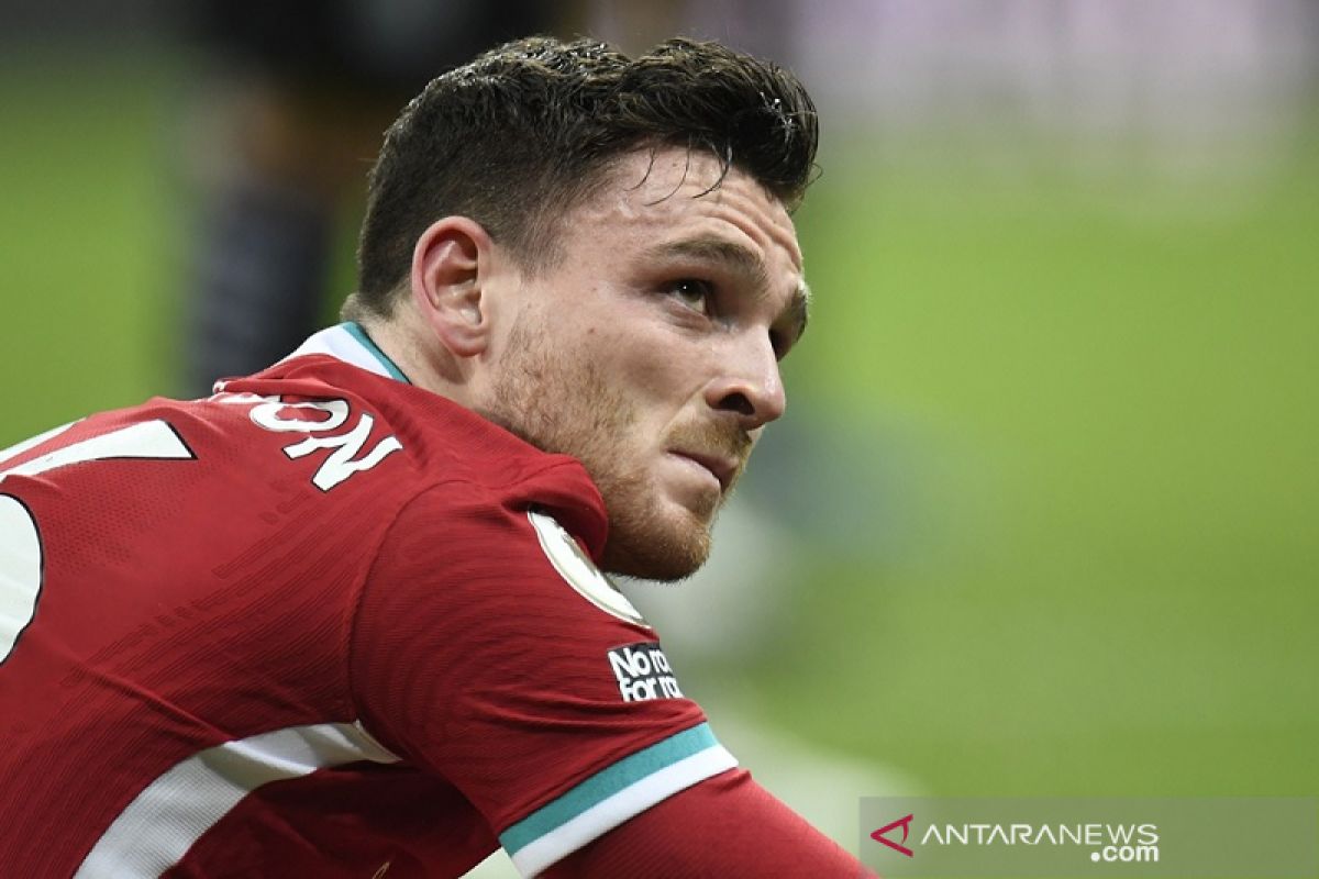 Liverpool dikabarkan tidak jadi lepas Andy Robertson ke Tottenham