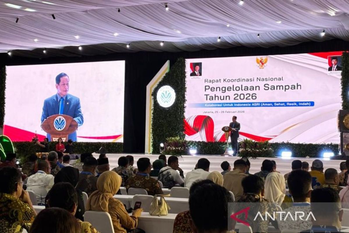 Ingatkan pemda, Menteri LH: TPA open dumping berakhir pada 2028