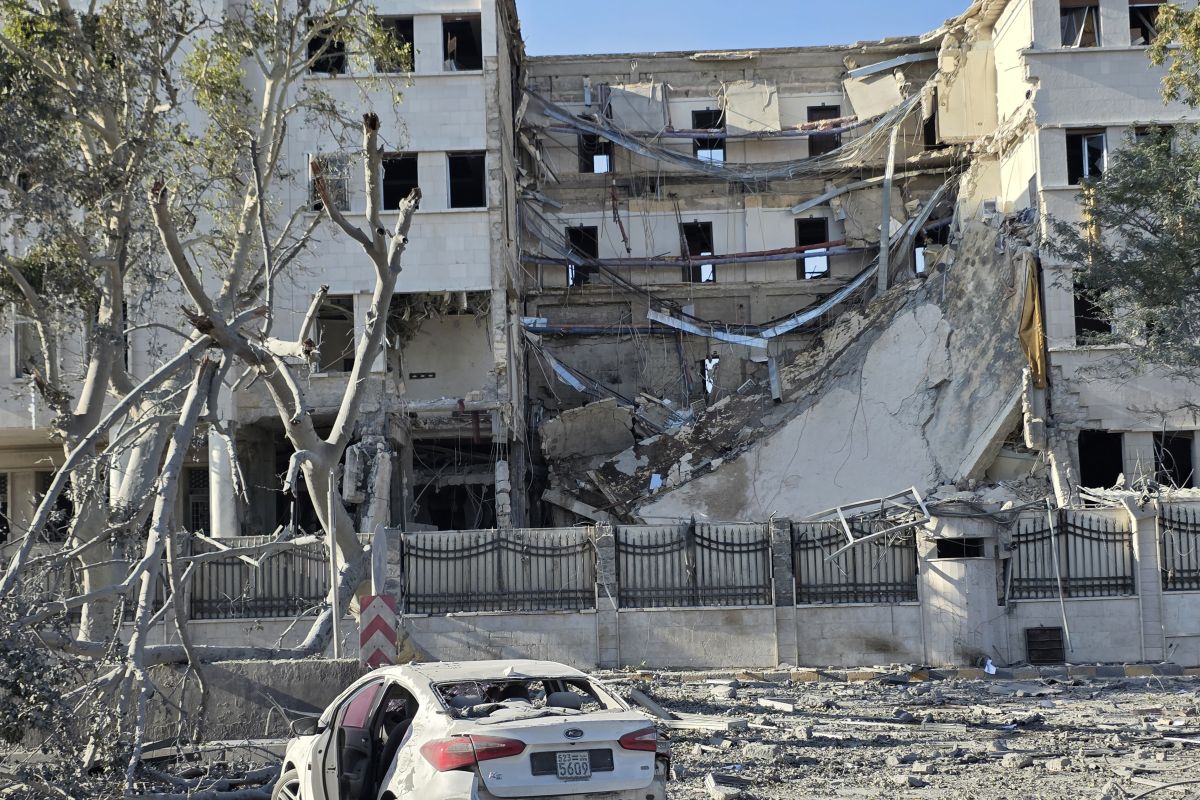 Lembaga pemantau perang sebut ada 41 serangan Israel ke Suriah selatan