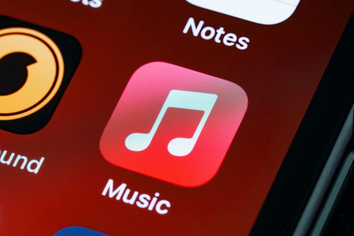 Apple Music bakal beri penanda transparansi bedakan musik buatan AI