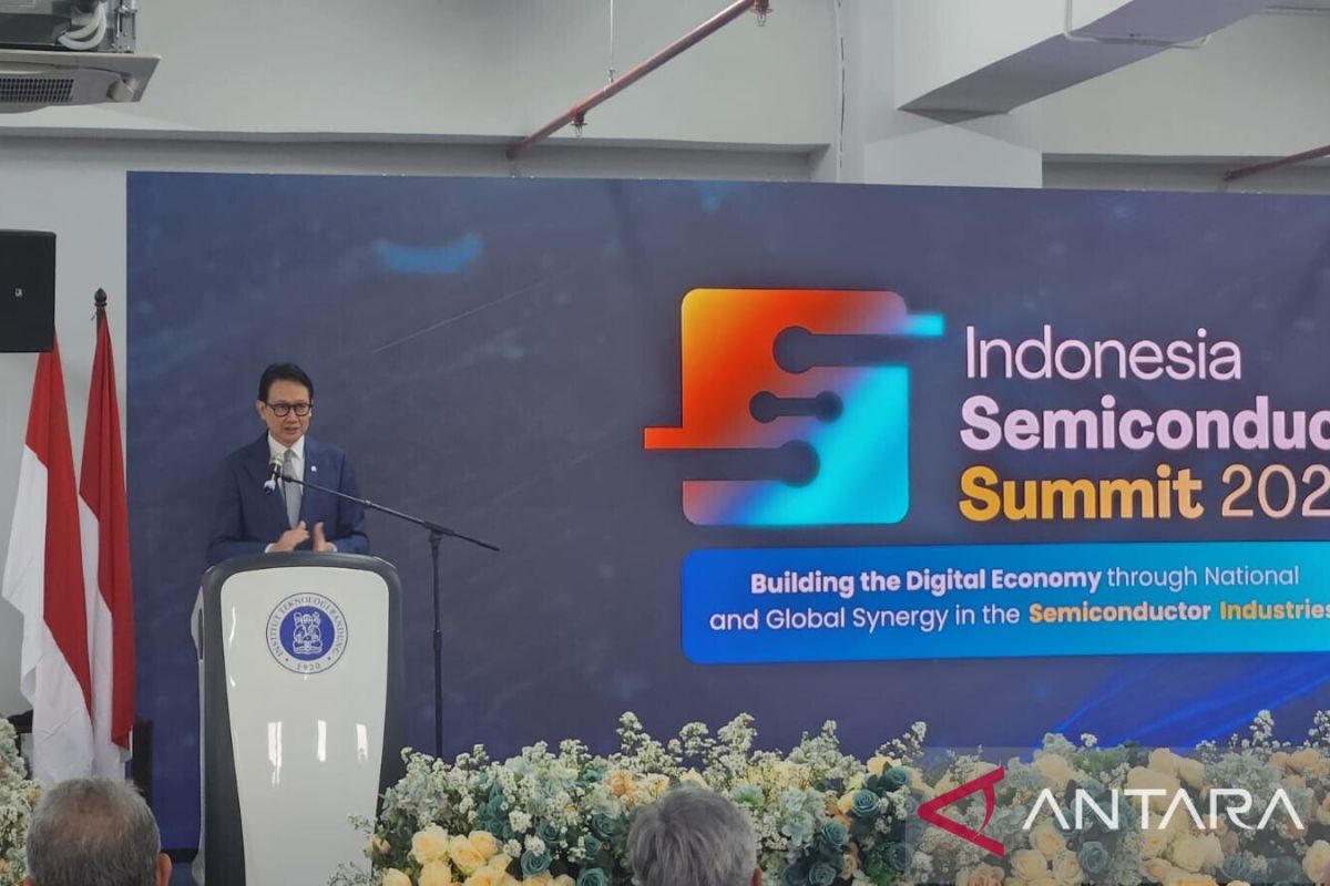 Wamenlu: Diplomasi semikonduktor fokus pada kemitraan internasional