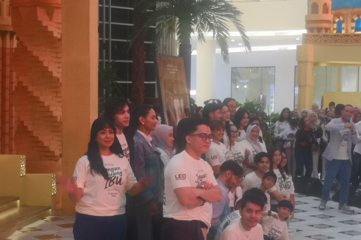 Nirina Zubir jadi tiga fase usia karakter ibu di film Jangan Buang Ibu