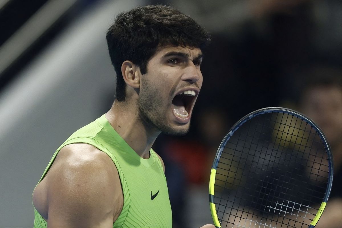 Alcaraz bangkit melawan Khachanov untuk capai semifinal Doha