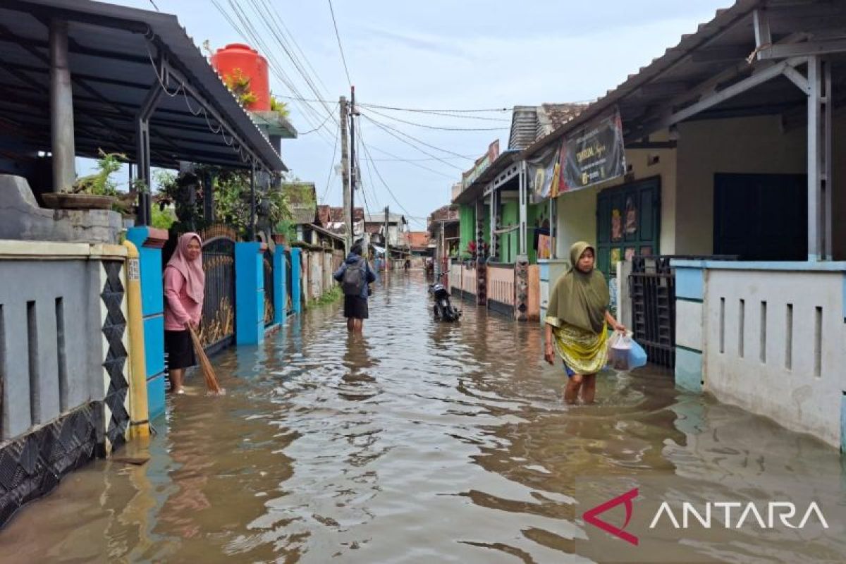 Wagub Banten instruksikan pembentukan tim khusus penanganan banjir
