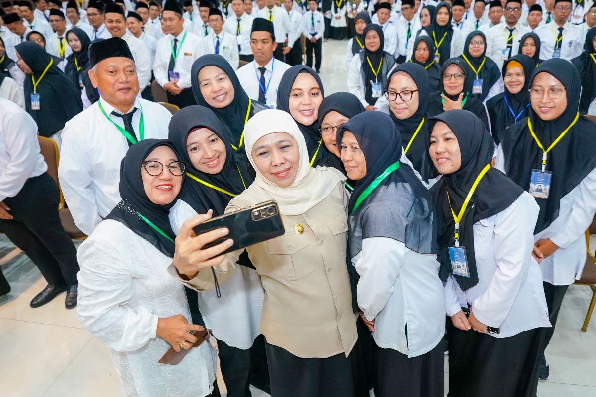 KPK sebut Gubernur Jatim Khofifah meminta ditunda jadi saksi