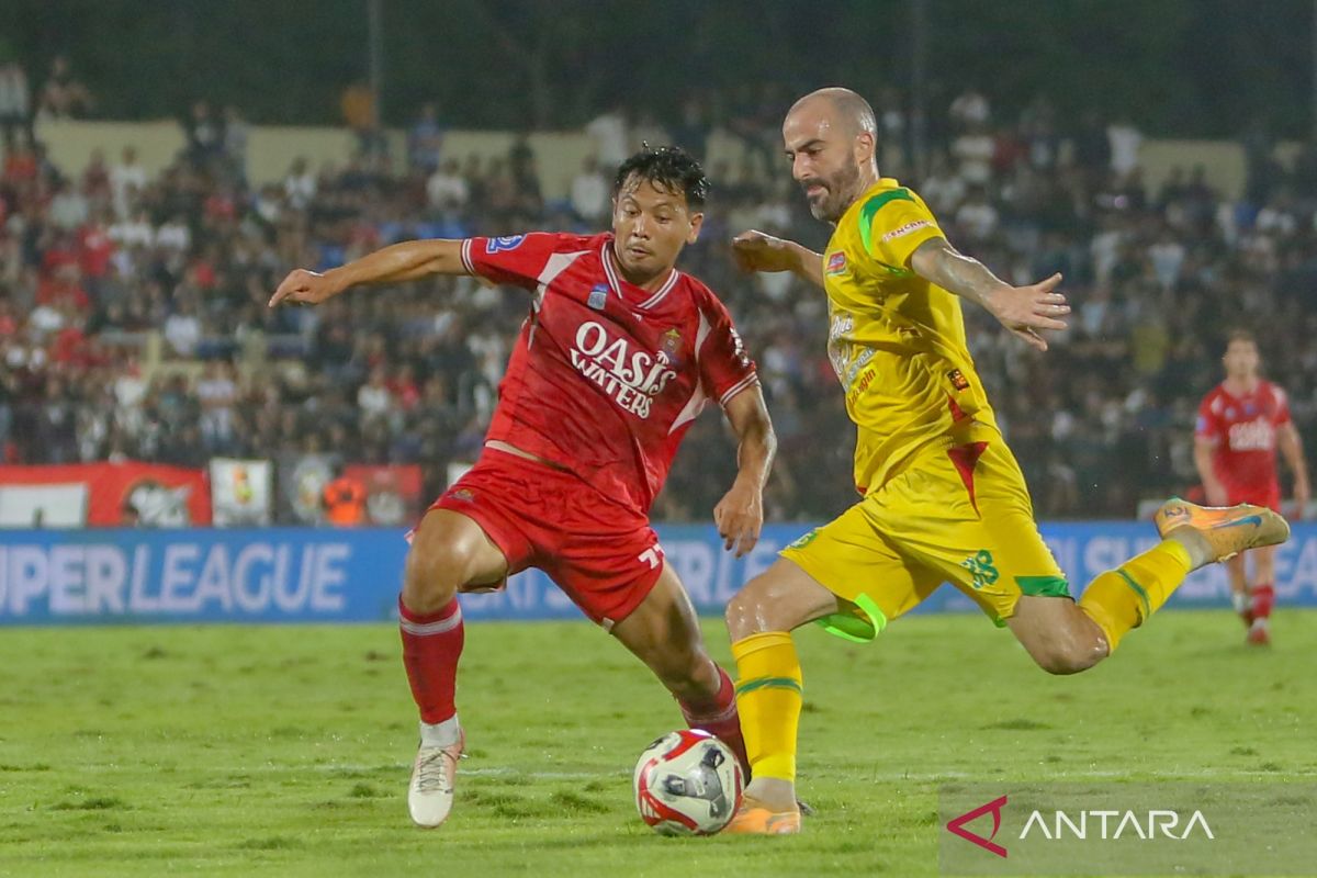 Kalahkan Persebaya, Persijap selangkah lagi keluar dari zona degradasi
