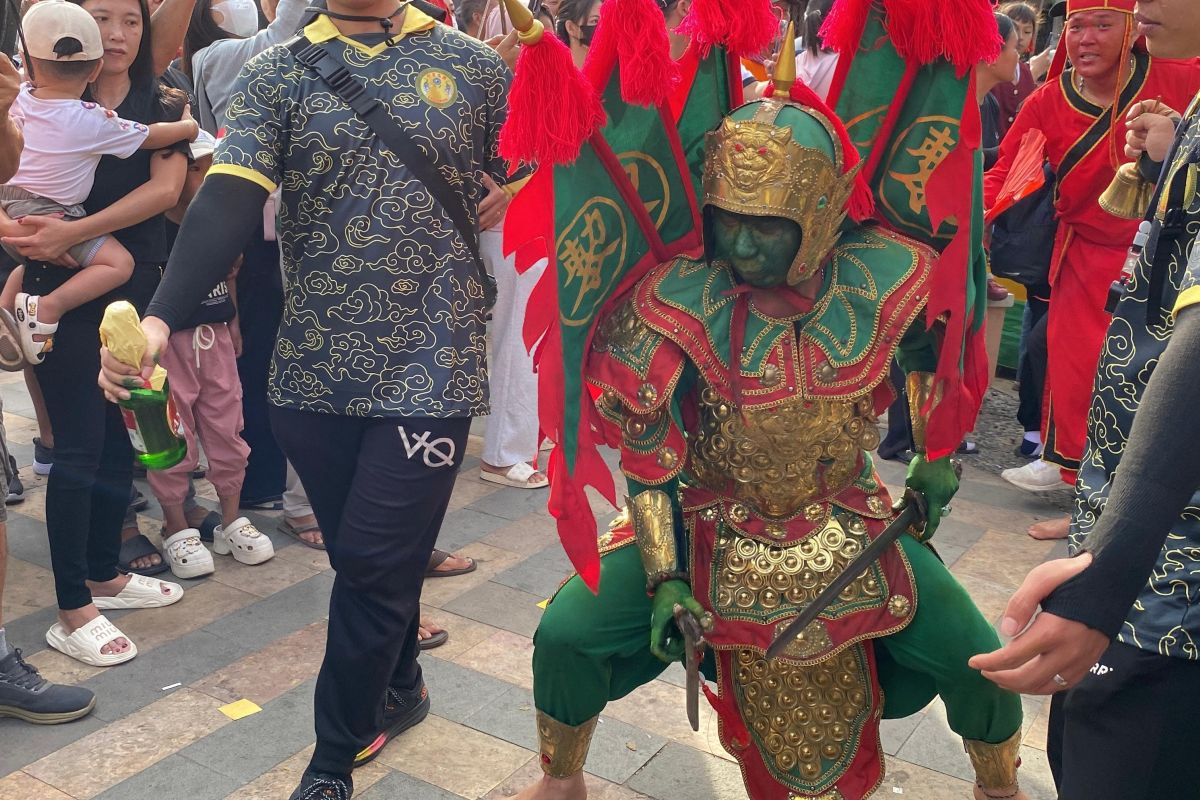 Ratusan tatung Singkawang lakukan ritual cuci jalan jelang Cap Go Meh