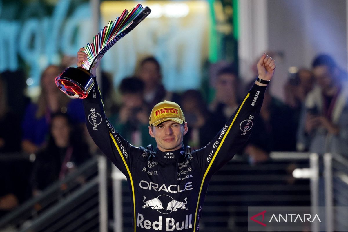 Russell pole position, Verstappen kecelakaan