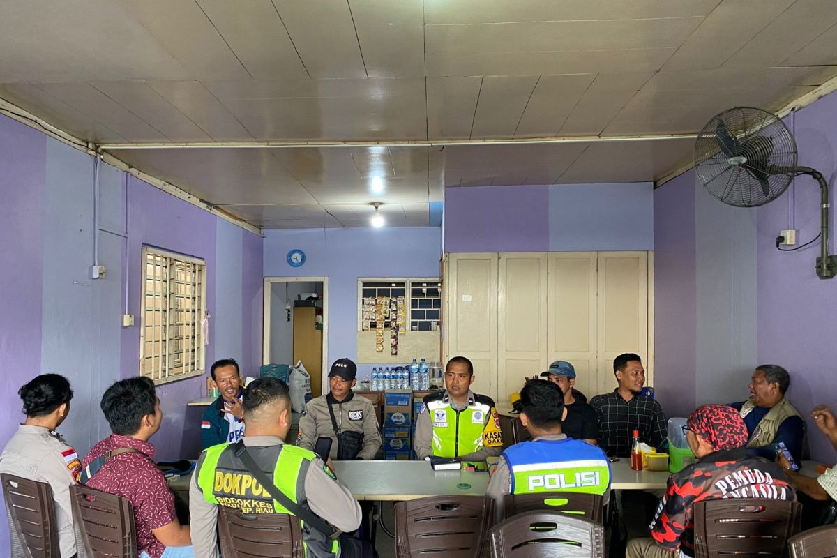 Polres Anambas berikan edukasi tertib lalu lintas di komunitas ojek