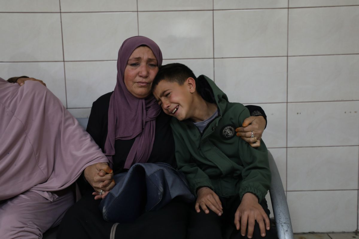 Warga berduka atas tewasnya seorang pria Palestina