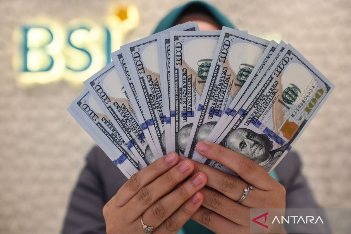 Rupiah pada Selasa pagi jadi menguat jadi Rp16.799 per dolar AS