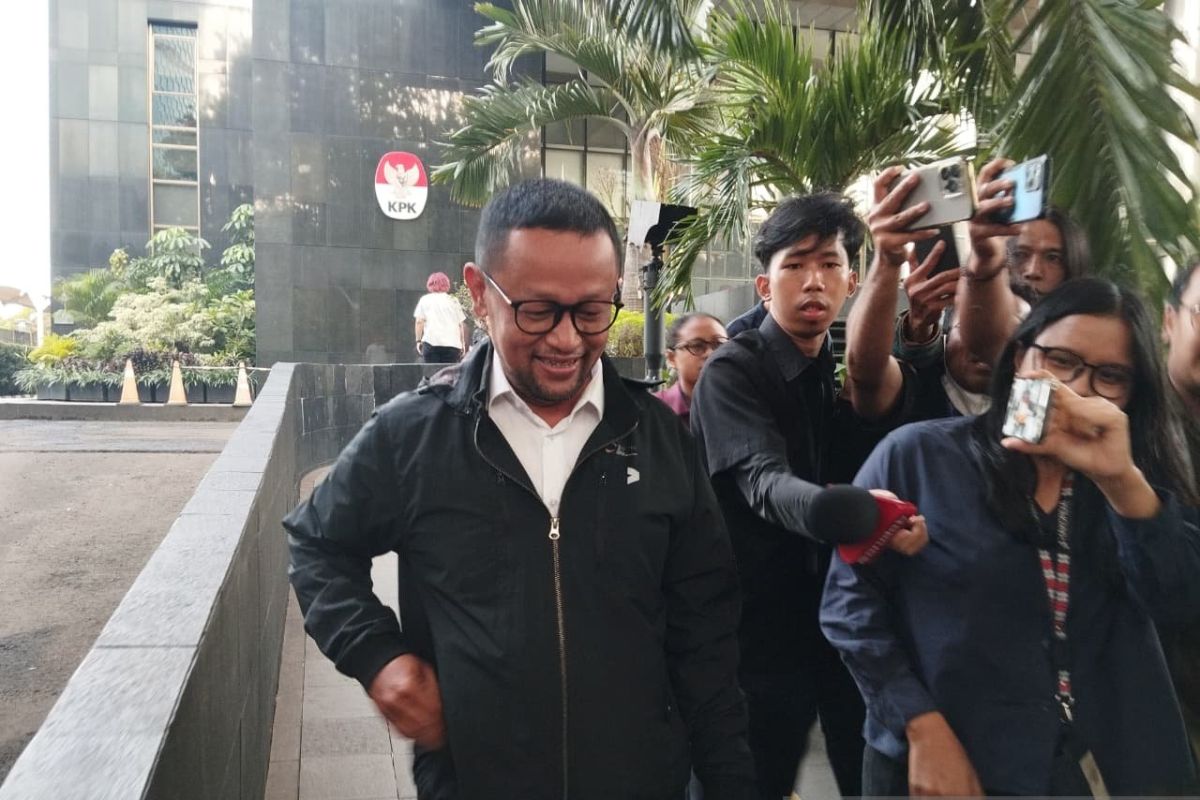 Gus Alex irit bicara usai diperiksa KPK dalam kasus kuota haji