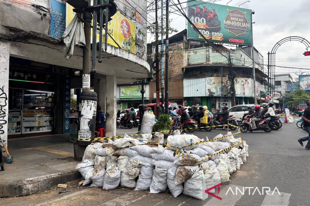 Farhan beri tenggat waktu proyek galian kabel tuntas 5 Maret