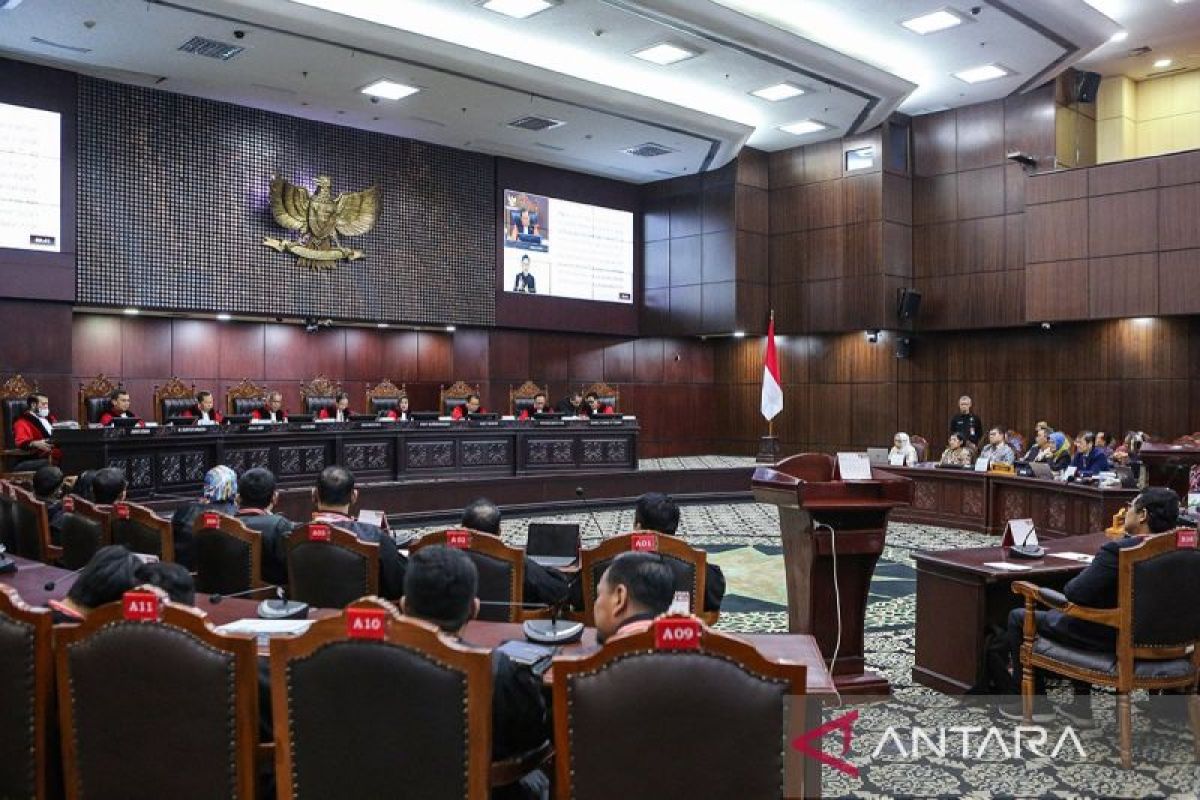 Frasa memperkaya dan menguntungkan orang lain di KUHP baru diuji ke MK