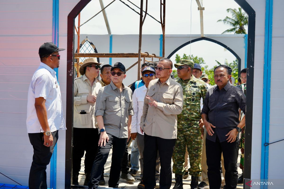 Wamenko Polkam pastikan huntap dan masjid untuk korban bencana layak