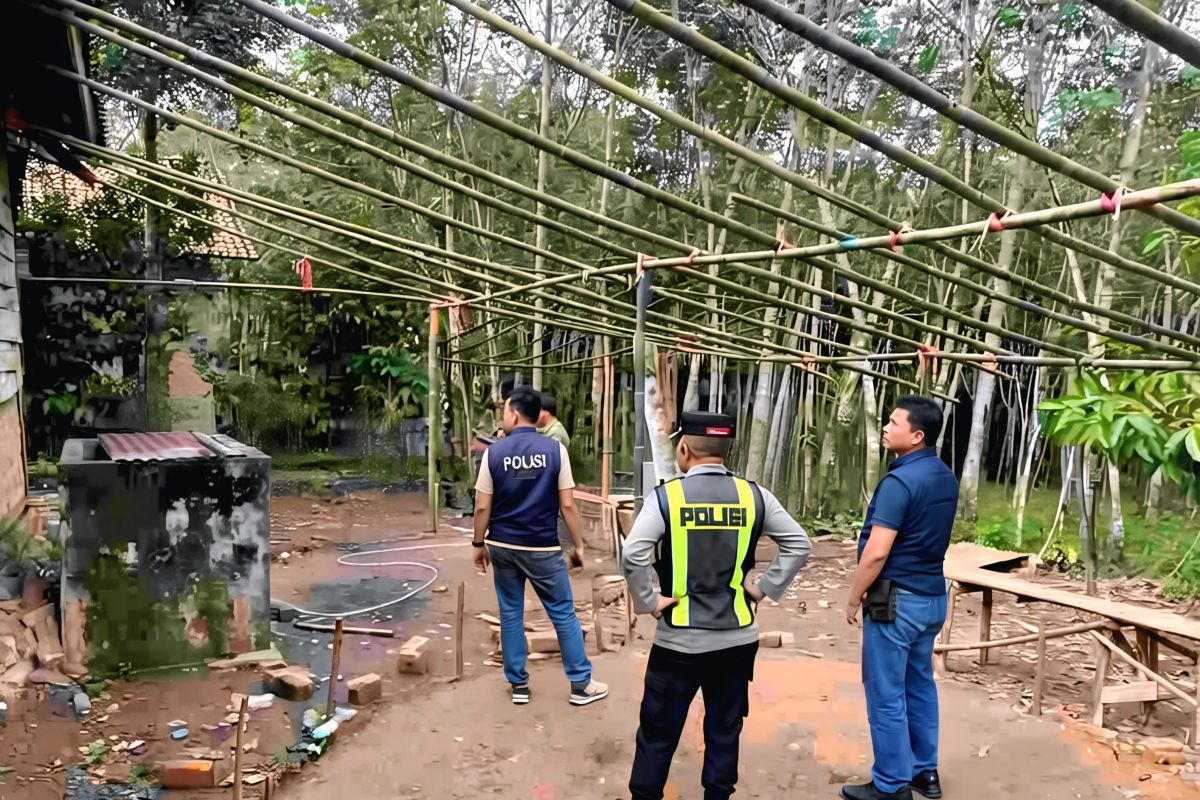 Polres OKU bongkar arena judi sabung ayam di Desa Banuayu