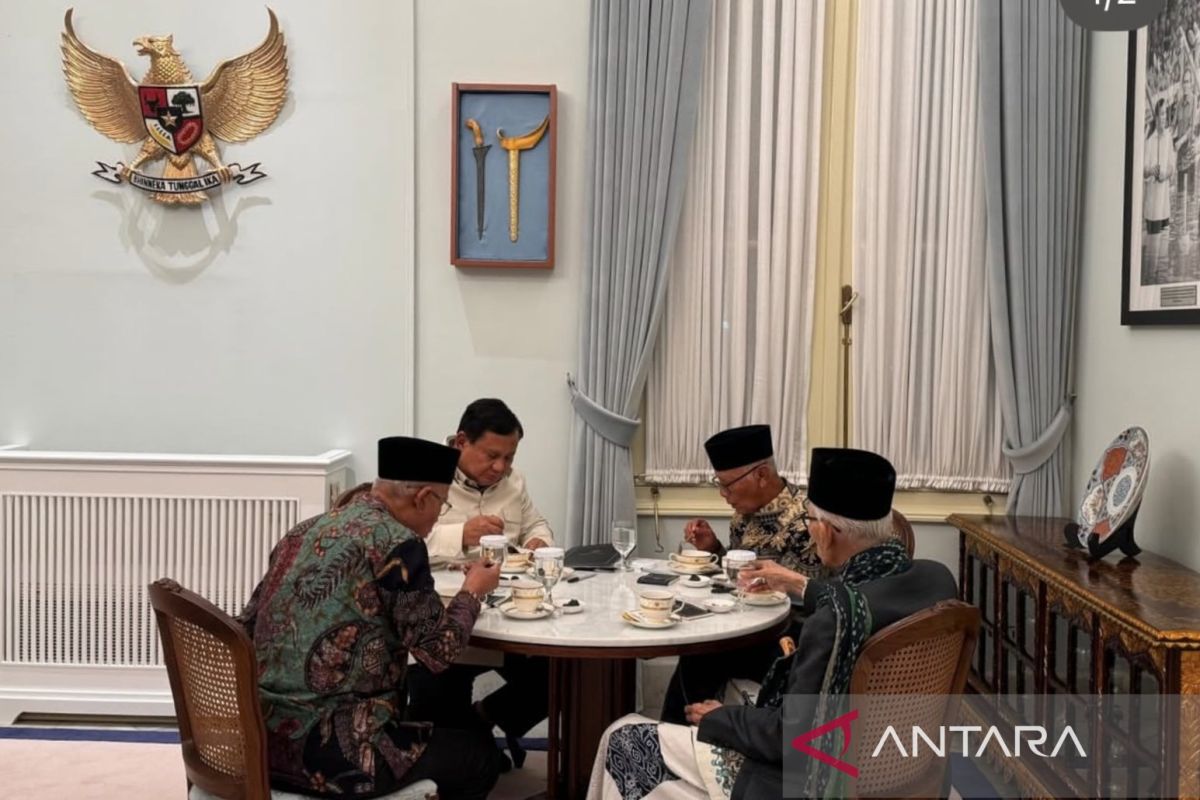 Prabowo berbuka puasa bersama pimpinan Muhammadiyah, NU, MUI di Istana