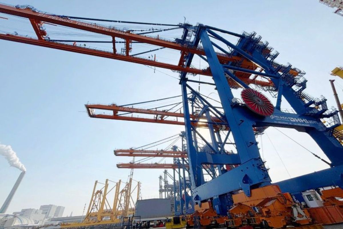 Pelindo targetkan arus peti kemas 13,77 juta TEUs pada 2026