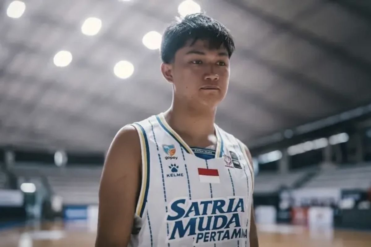 Satria Muda skors Karl Gloria hingga akhir musim akibat indisipliner