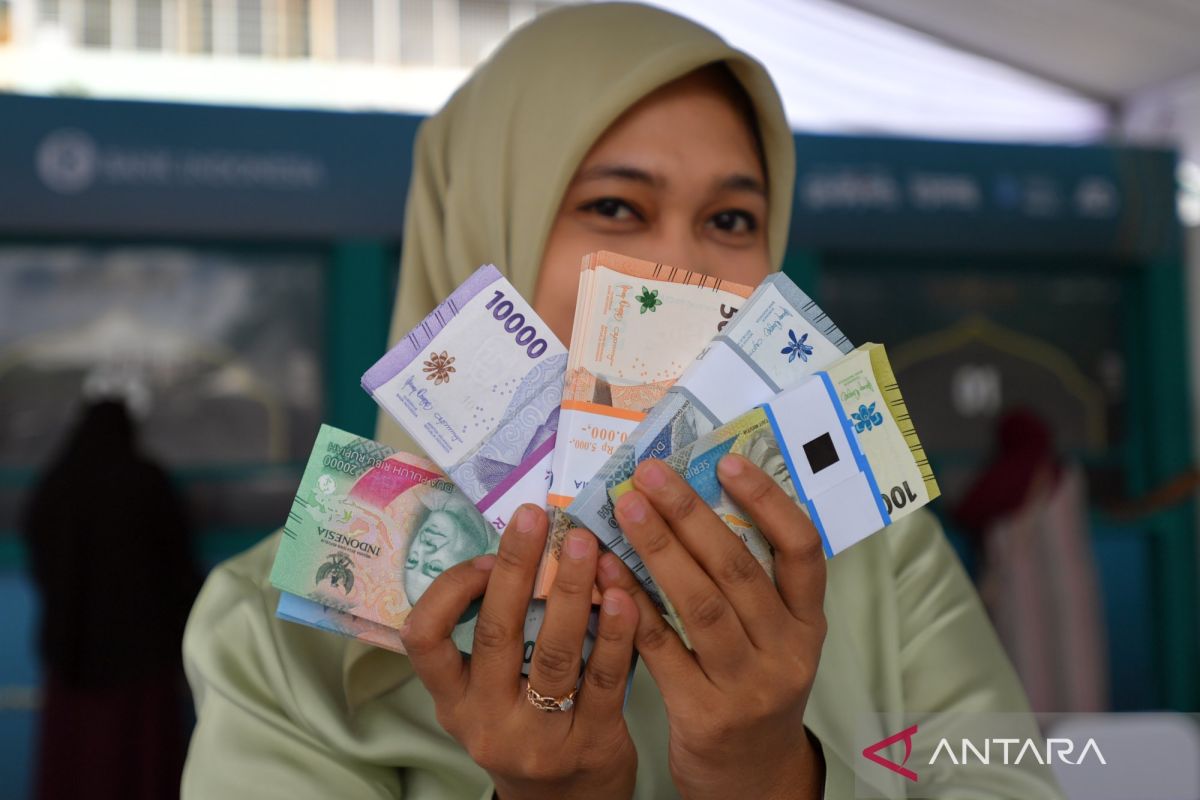 Rupiah pada Selasa pagi menguat jadi Rp16.886 per dolar AS
