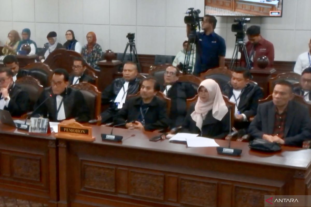 Merasa dikriminalisasi, Roy Suryo dkk uji KUHP-UU ITE ke MK