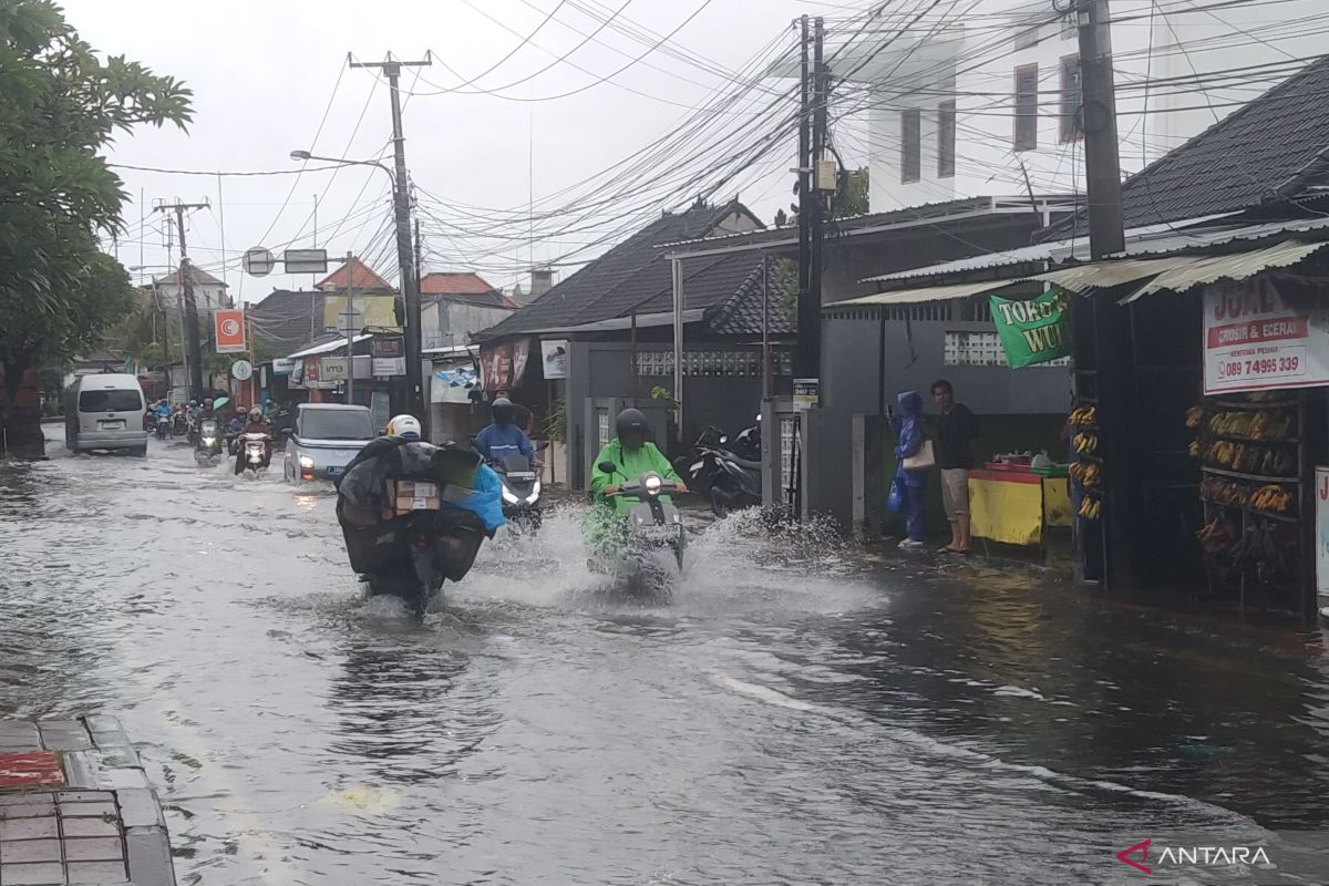 BMKG prakirakan cuaca di kota-kota besar umumnya diguyur hujan