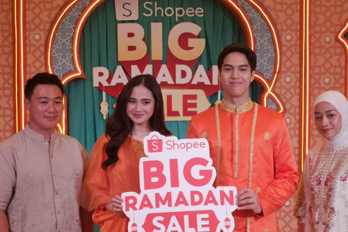 Syifa Hadju belum berencana pakai baju Lebaran kembar dengan El Rumi