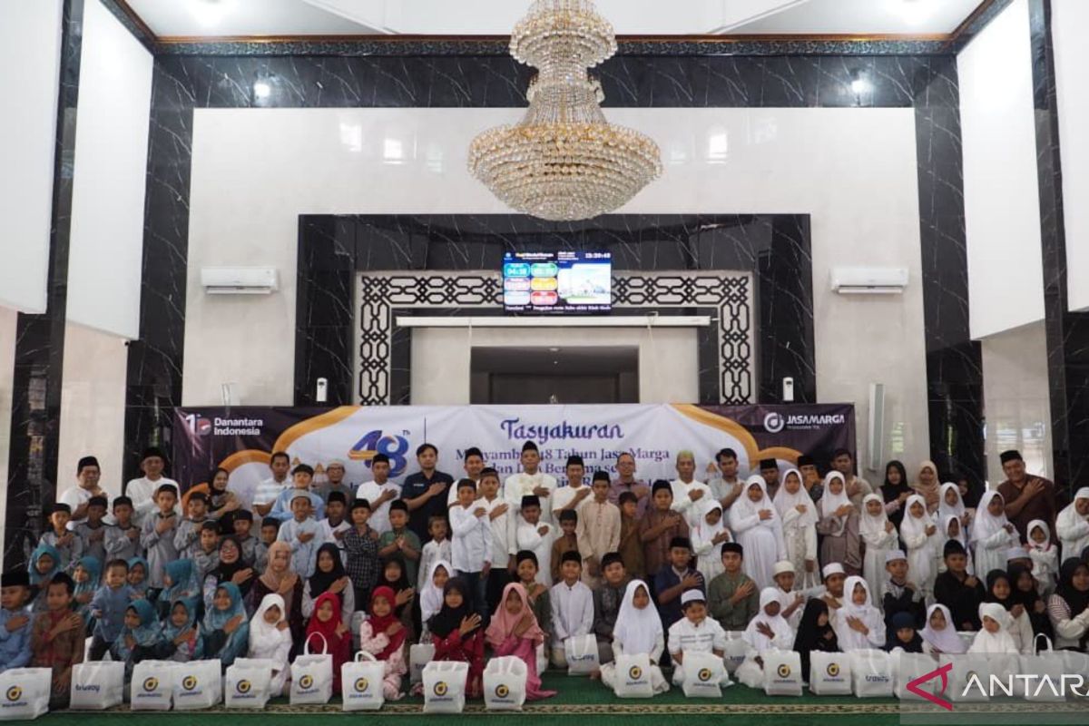 Jasamarga santuni 400 yatim sepanjang ruas Trans Jawa