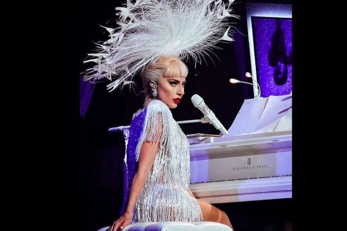 Kemarin, modus penipu THR hingga Lady Gaga akan menikah