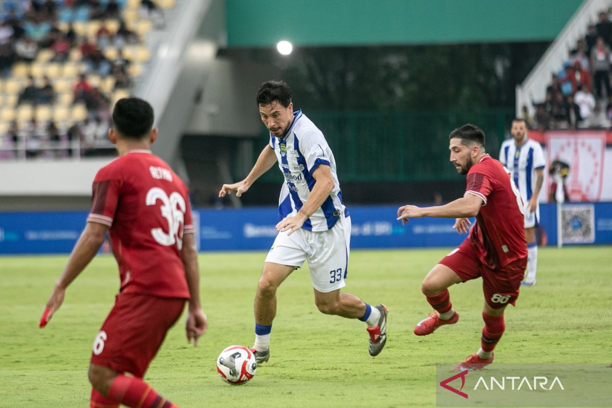 Persib Bandung kembali ke puncak setelah tekuk Persis Solo 1-0