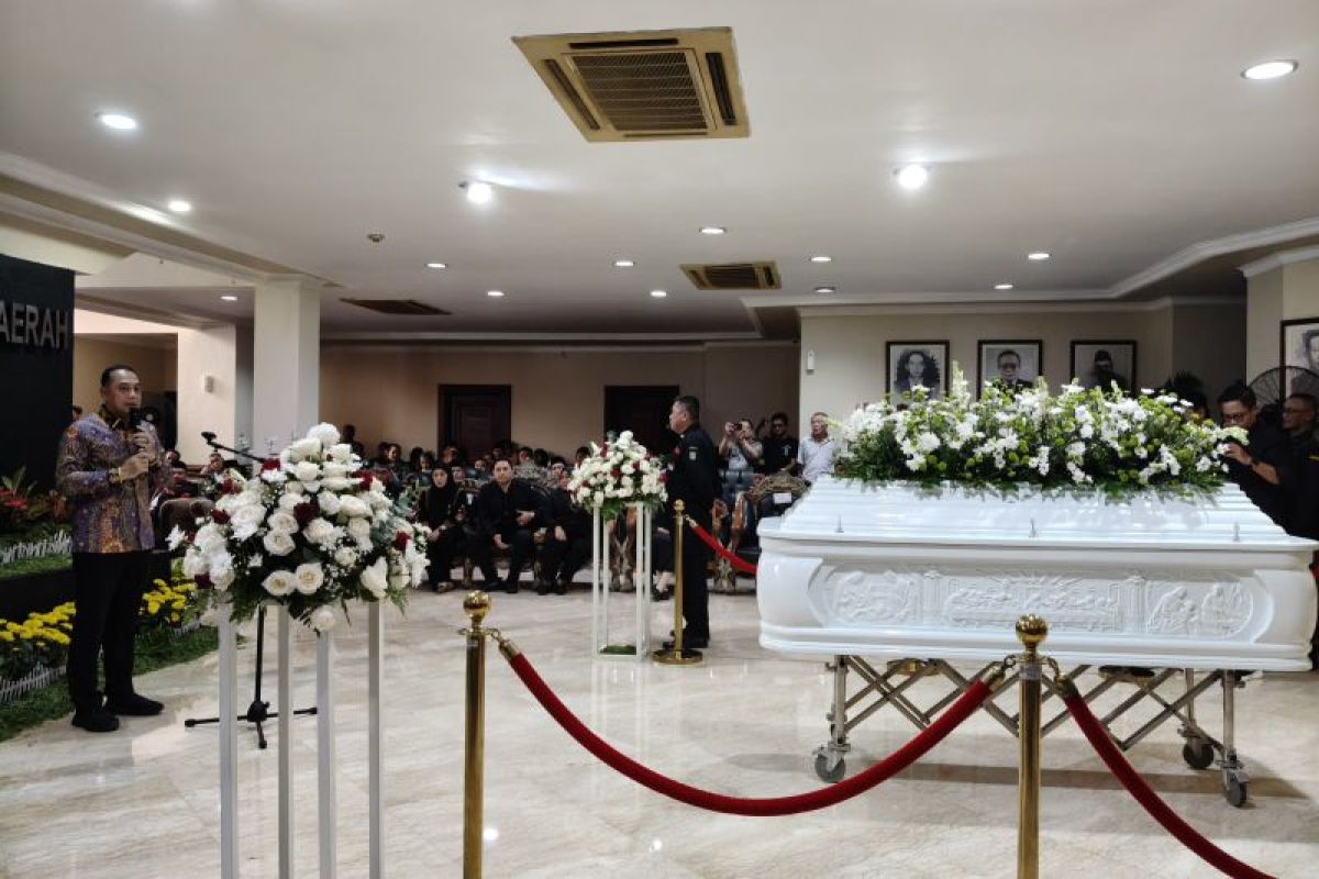 Wali Kota Surabaya lepas pemakaman Ketua DPRD Adi Sutarwijono