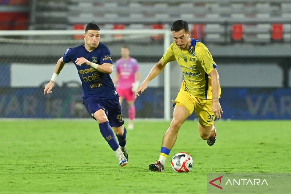 Bojan Hodak sebut Persib harus kerja keras hadapi Persita