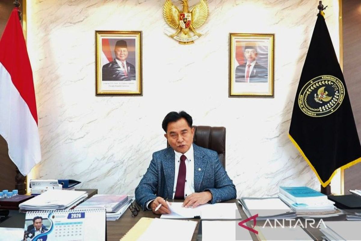 Yusril: Status WNI tak hilang otomatis jika masuk dinas militer asing