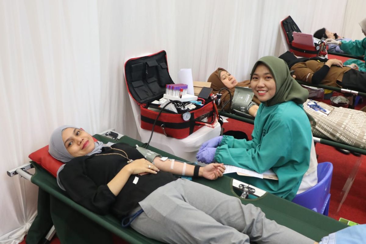 PMI: mendonorkan darah salah satu amalan saleh saat Ramadhan