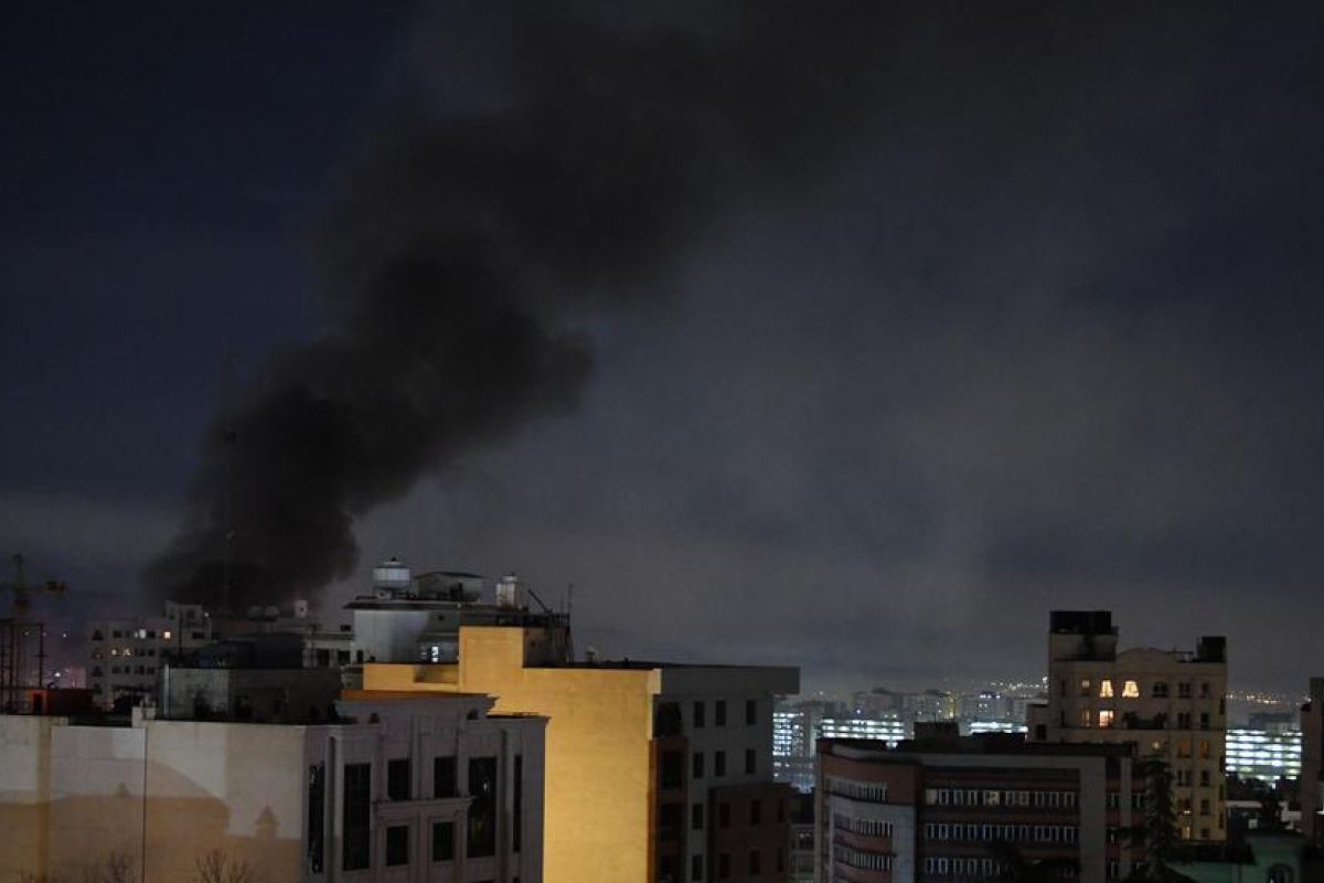 Serangan terhadap kilang minyak di Timur Tengah ancam kesehatan publik