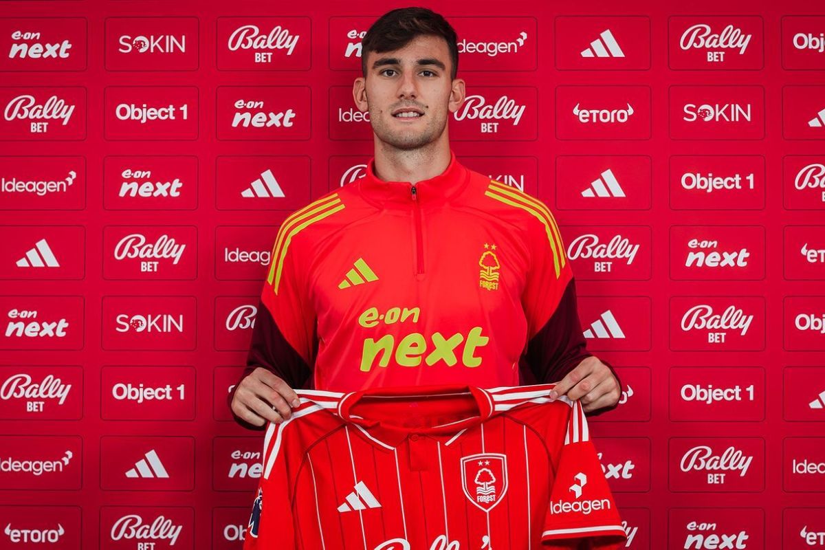 Nottingham Forest resmi pinjam Lorenzo Lucca dari Napoli