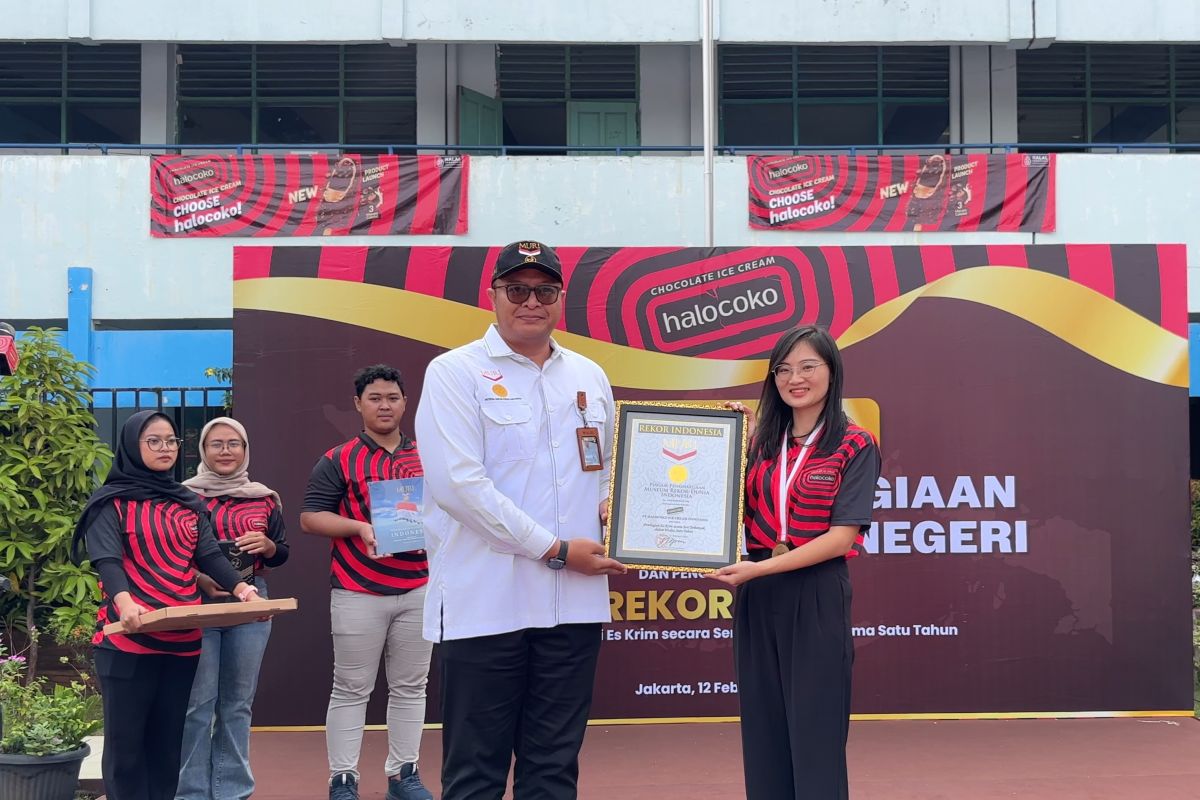 Bagikan 1,1 juta es krim di Indonesia, Halocoko raih rekor MURI