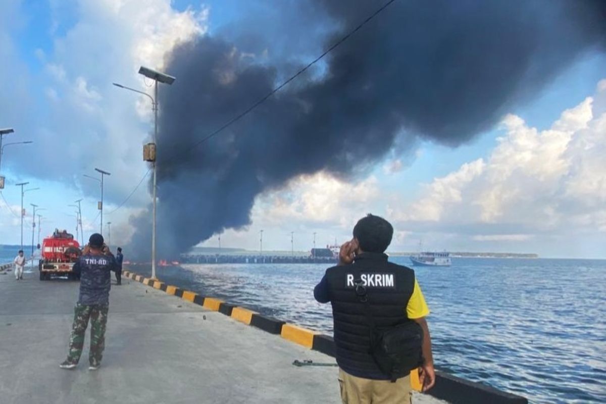Kapal KM Citra terbakar di Selayar dua korban meninggal