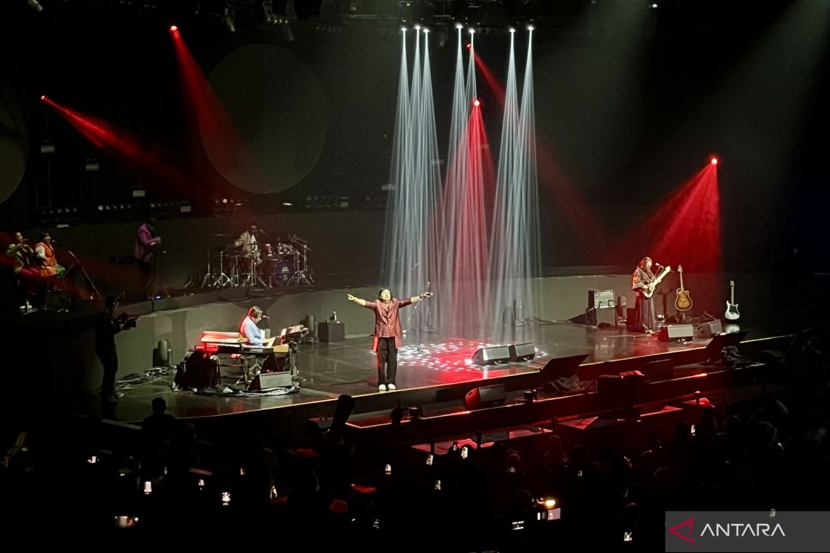 KLa Project buka konser "LUX NOVA" dengan lagu "Tinggal Sehari"