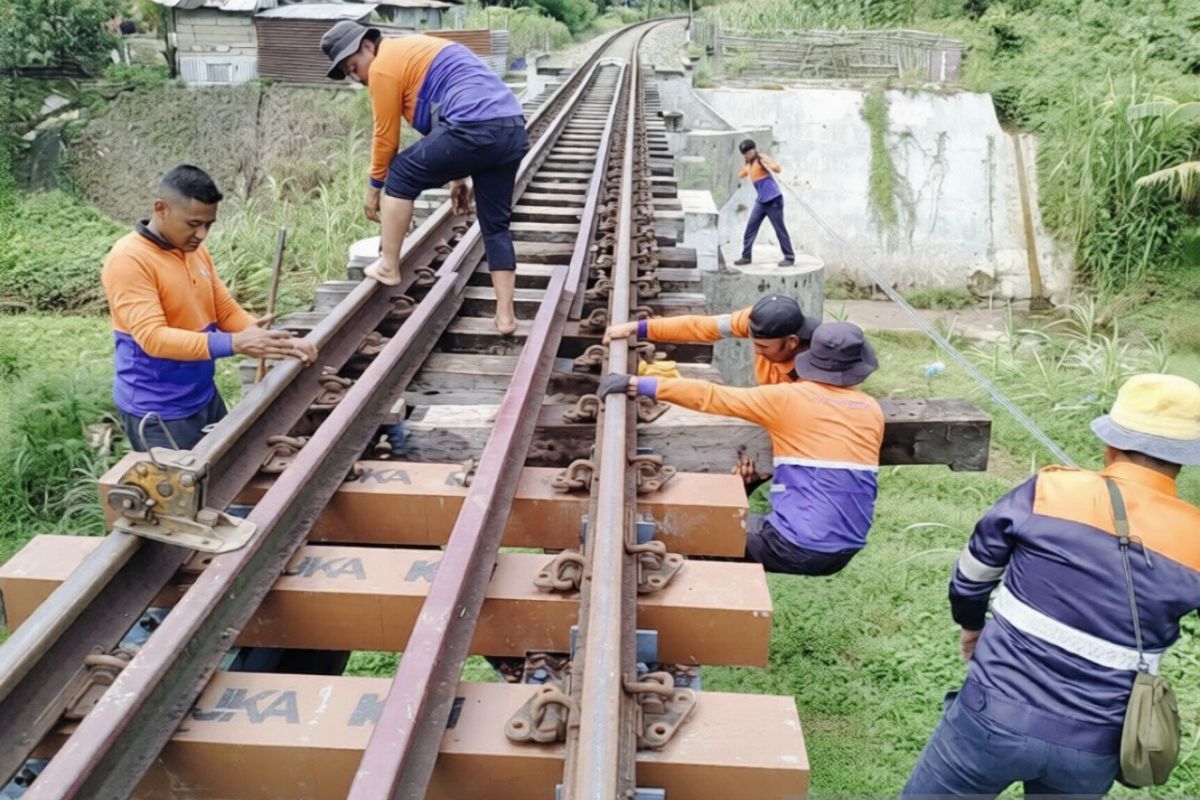 KAI Sumut tuntaskan pemasangan 2.293 bantalan sintetis di 48 jembatan