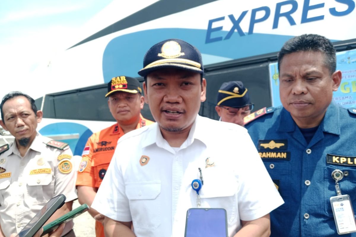Kemenhub berangkatkan ratusan pemudik gratis rute Kendari–Raha
