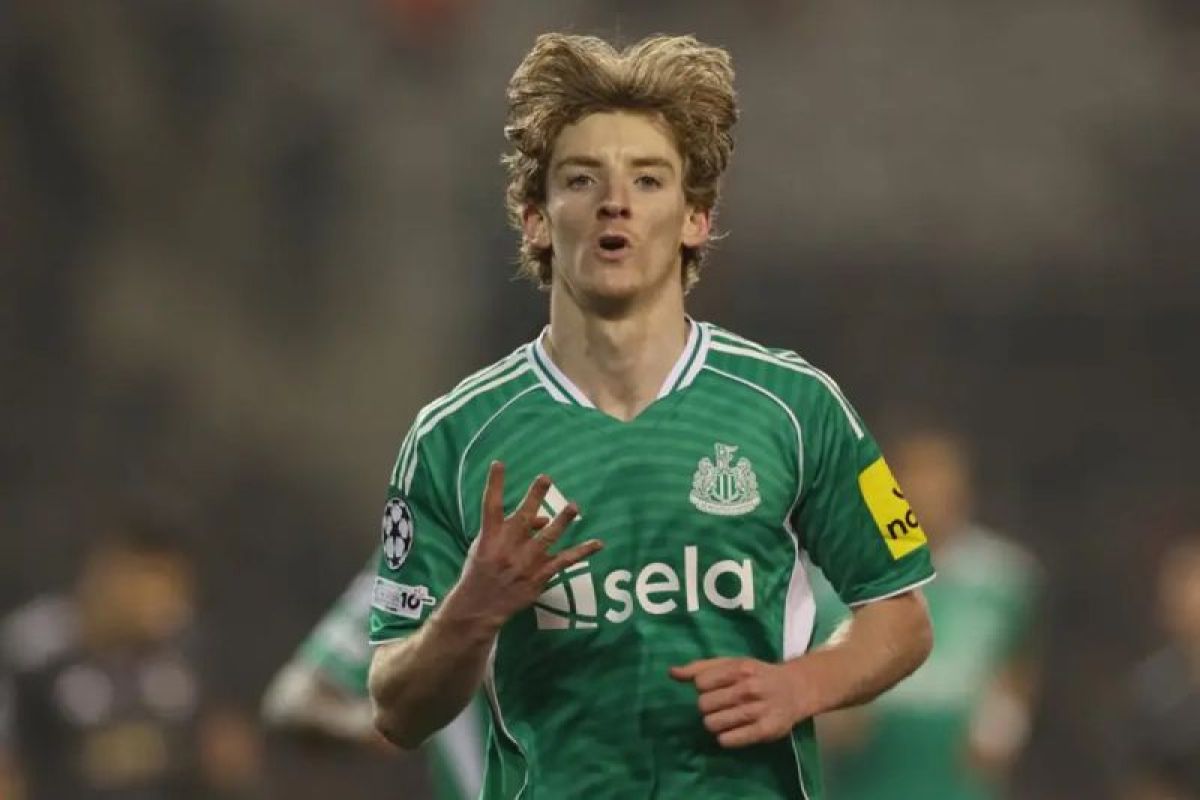 Anthony Gordon "quattrick", Newcastle menang 6-1 di markas Qarabag