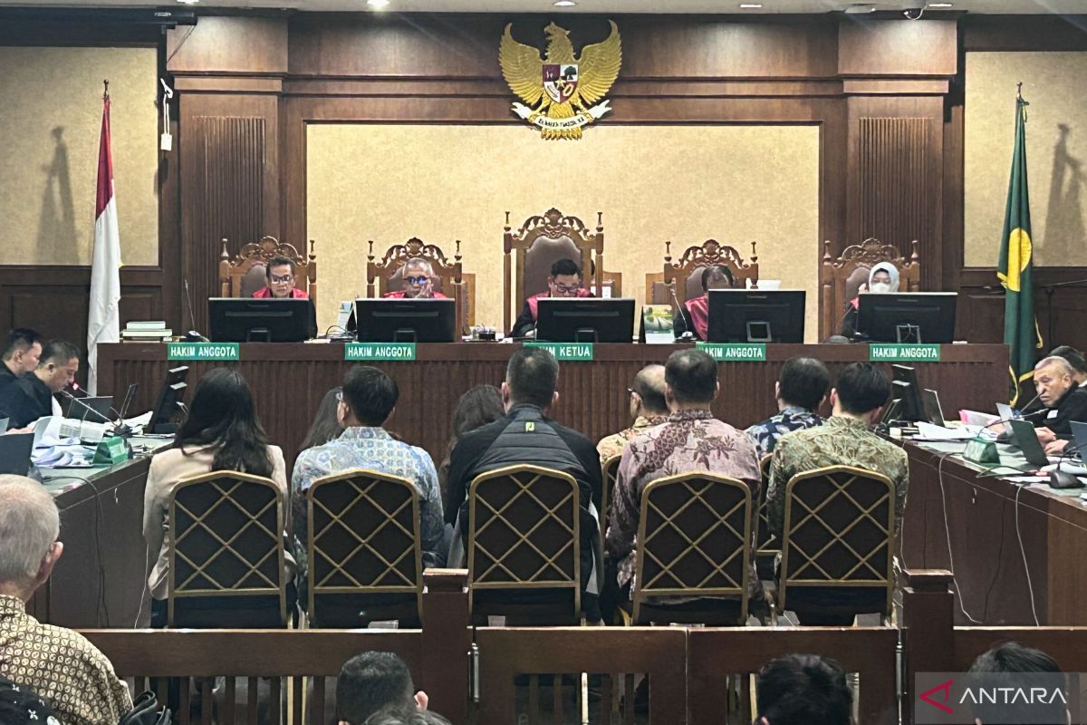 Saksi: Nadiem transfer dana tambahan pakai uang pribadi ke staf khusus