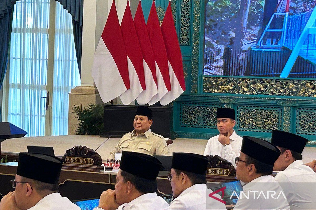 Prabowo: Krisis global disikapi waspada, rakyat harus tenang