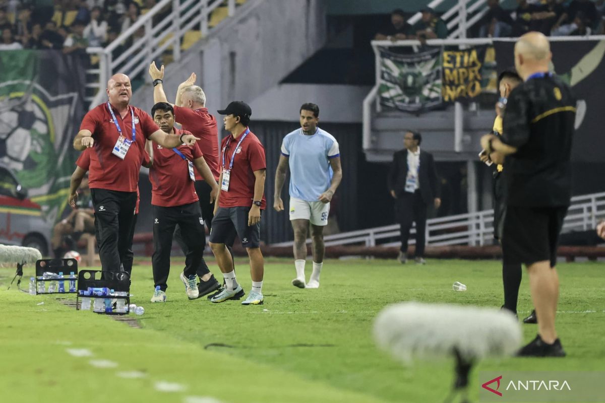 Pelatih Persib enggan komentar banyak usai imbang 2-2 lawan Persebaya