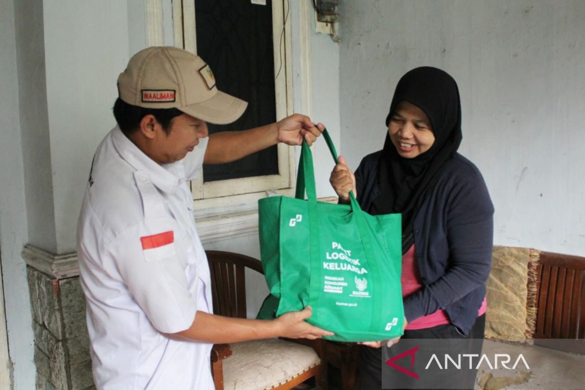 Baznas salurkan paket logistik untuk warga prasejahtera di Tangerang